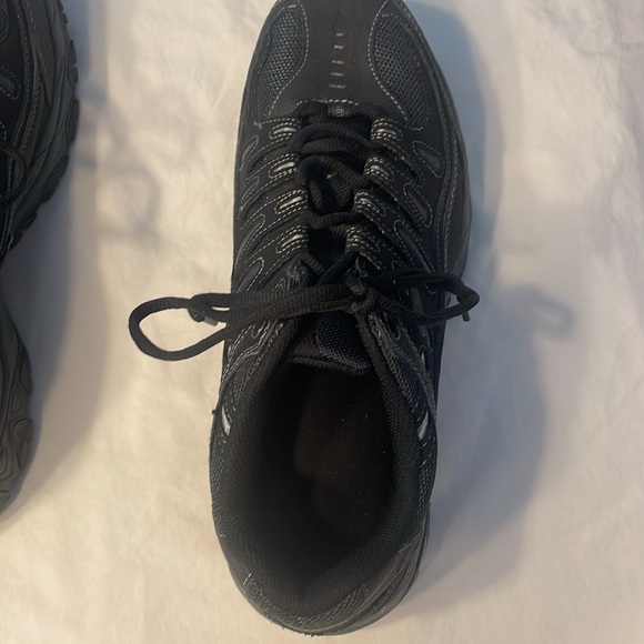 Men’s Skechers Athletics. Like new only worn once indoors! Black. Size 11.5 (US) - Picture 8 of 11